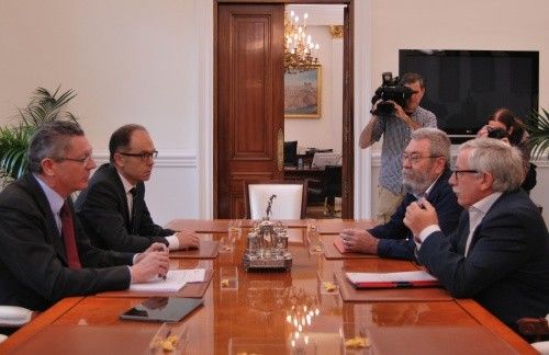 Xuntanza entre Alberto Ruíz Gallardón, Cándido Méndez (UGT) e Ignacio Fernández Toxo (CC.OO)