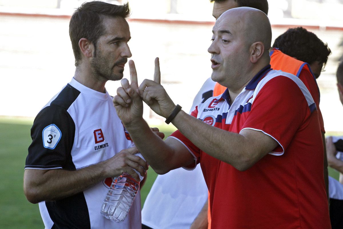 Alberto Mariano, nun partido de liga entre o Arosa e o Estradense na Lomba