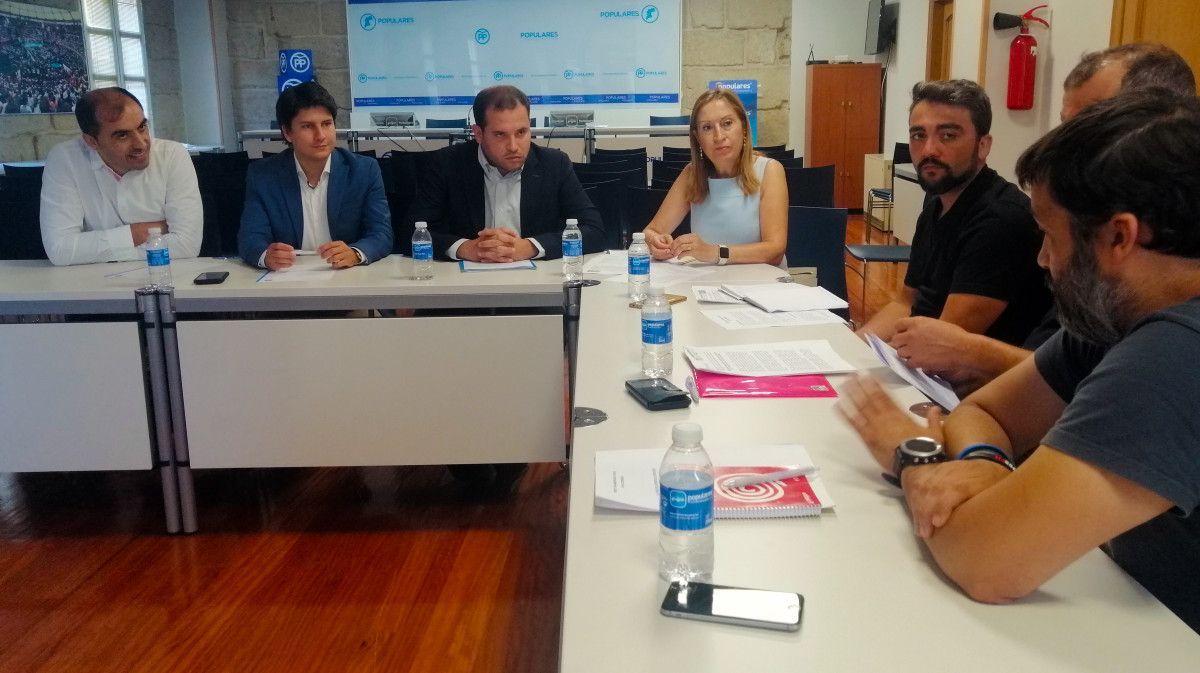 Reunión do PP con representantes da asociación de canteiros de Poio