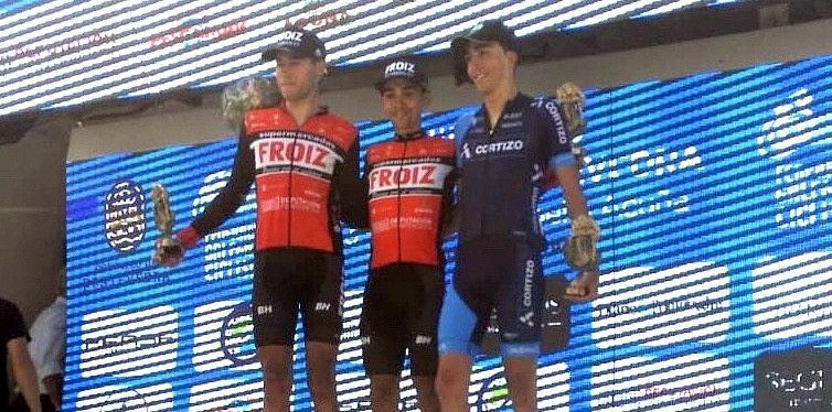 Guillermo García y Adrián Barros en el podio del Memorial Rogelio Acuña