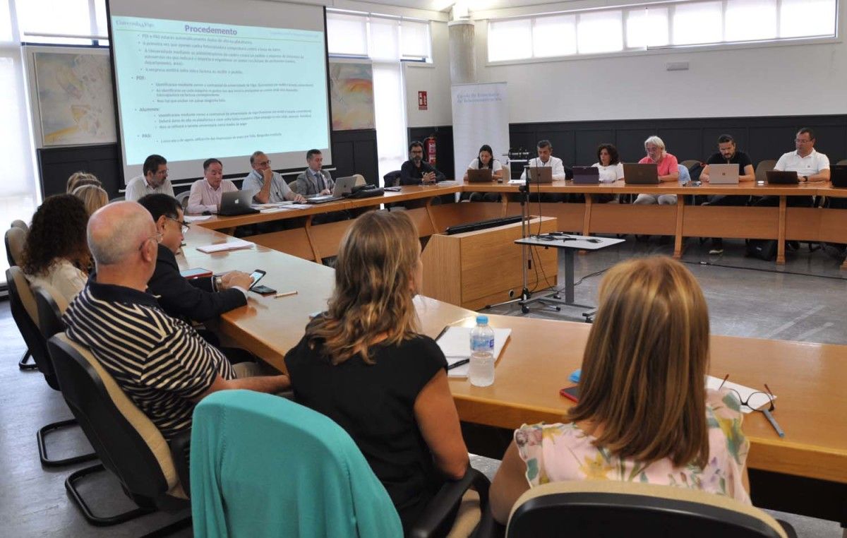 O Consello de Goberno celebrou este martes a primeira sesión ordinaria do curso 2019-2020