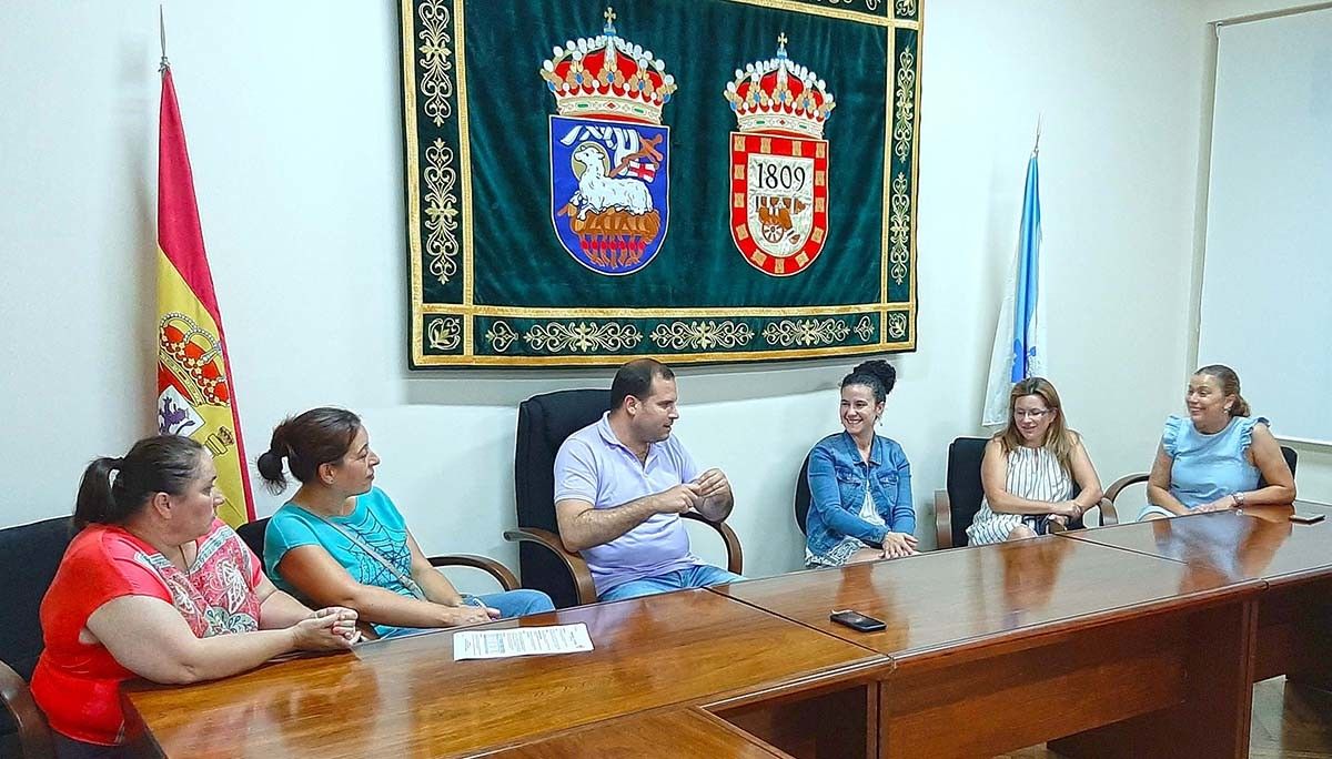 Reunión de Jorge Cubela coas tres ANPAS do municipio