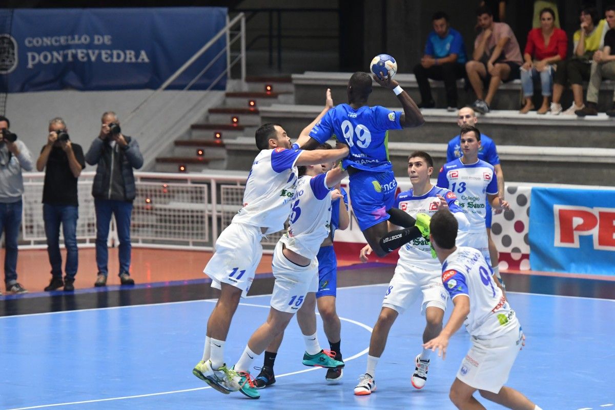 Partido de Copa do Rei entre Cisne e Teucro no Pavillón Municipal