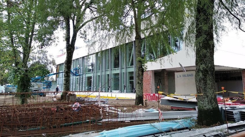 Obras no centro deportivo de Campolongo