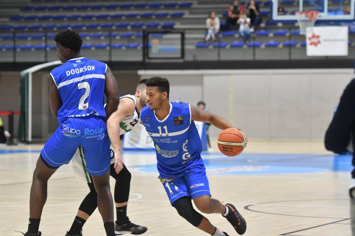 Partido entre el Marín Peixe Galego y el Cáceres 