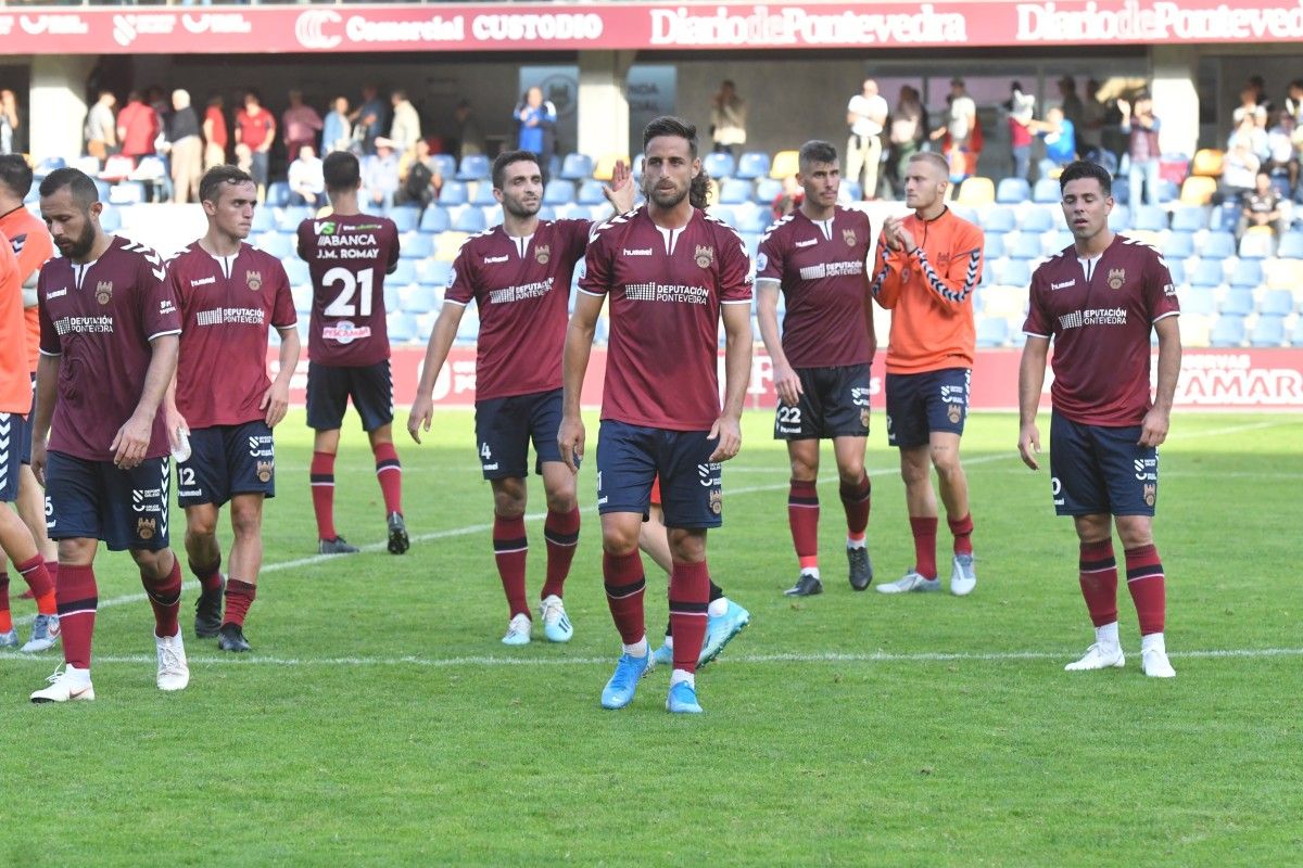 Partido de liga entre Pontevedra y Atlético Madrid B en Pasarón