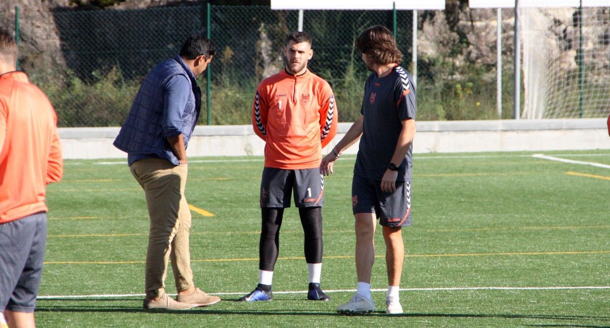 Roberto Feáns, Edu Sousa y Luismi en Cerponzóns el día después de la derrota ante el Atlético B