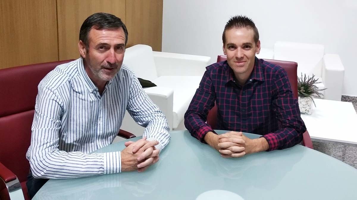 Andrés Acuña Blanco e o alcalde de Barro, Xosé Manuel Fernández Abraldes