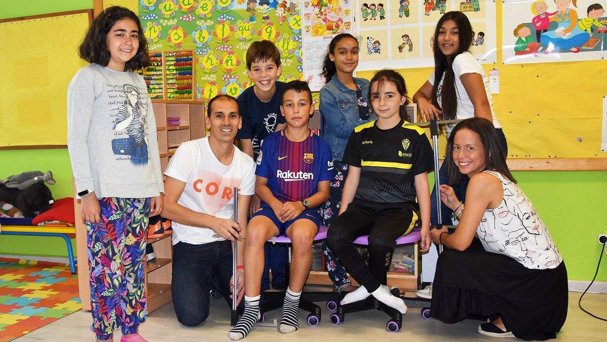 Formación y herramientas para que los niños estén bien sentados en las aulas