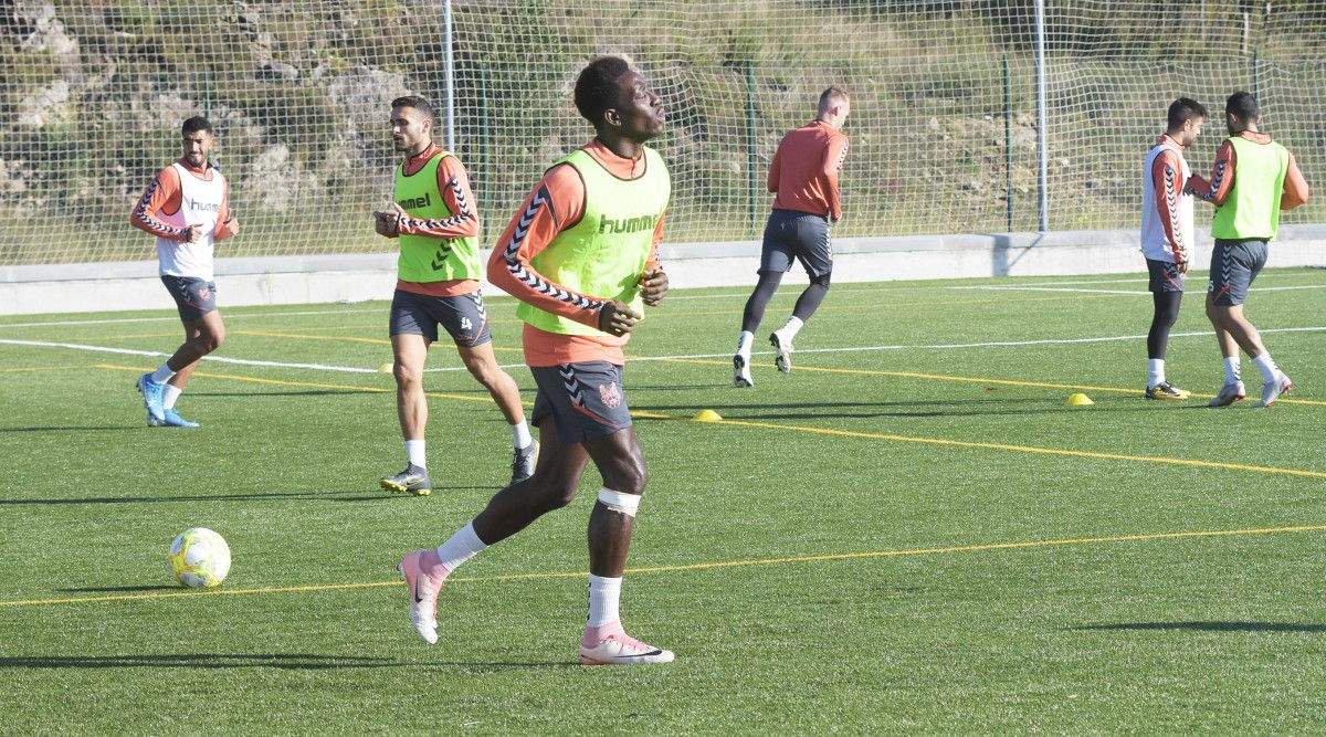 Adestramento do Pontevedra en Cerponzóns