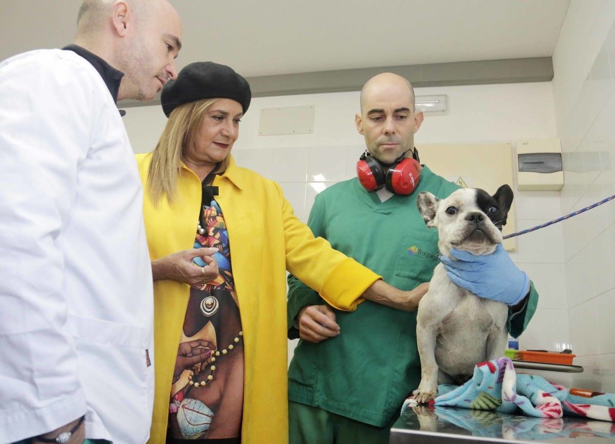 Visita de Carmela Silva al CAAN