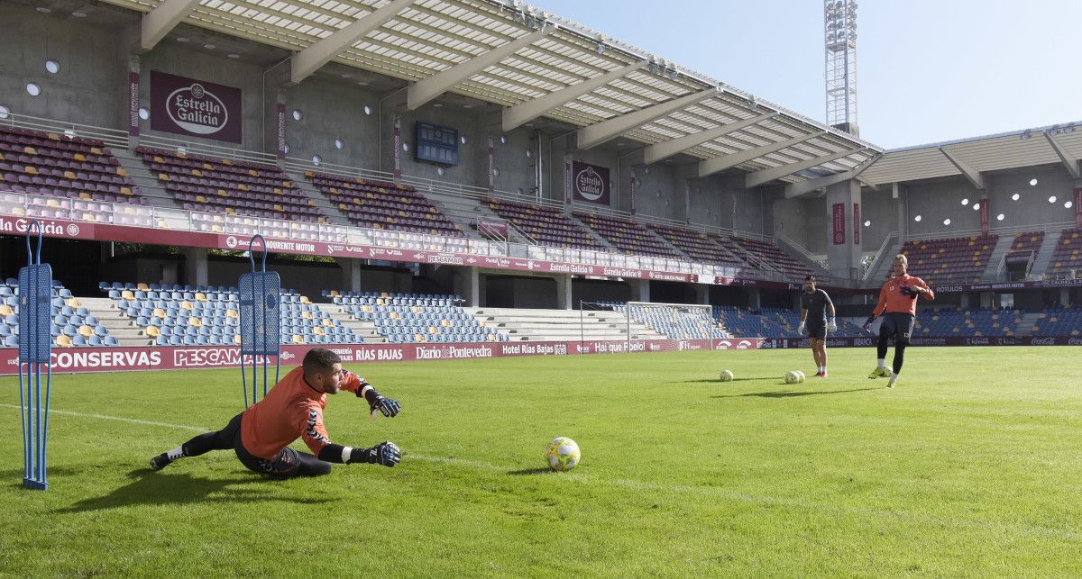 Edu Sousa, durante un entrenamiento del Pontevedra