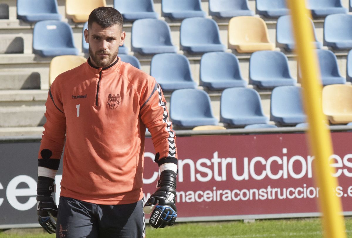 Edu Sousa, durante un entrenamiento del Pontevedra