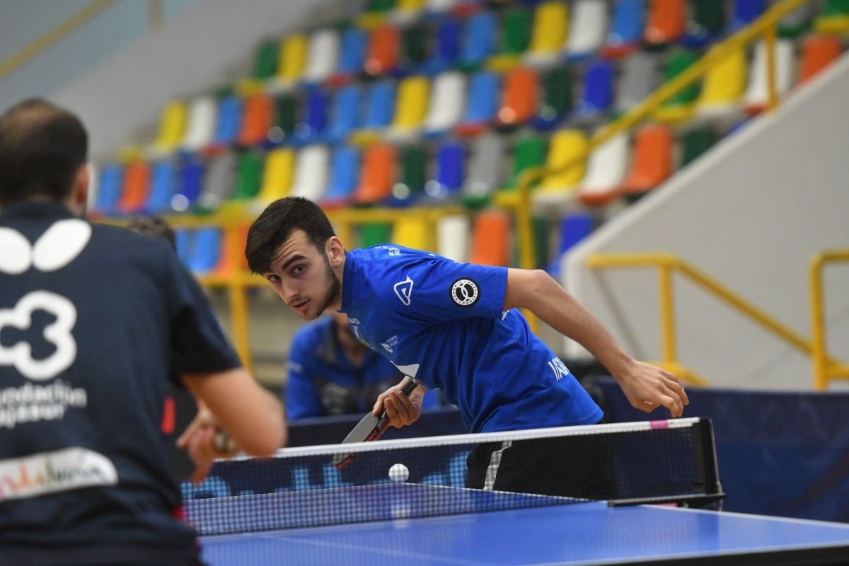 Martín Bentancor co Tenis de Mesa Monte Porreiro na Superdivisión masculina 19-20 fronte ao Priego TM