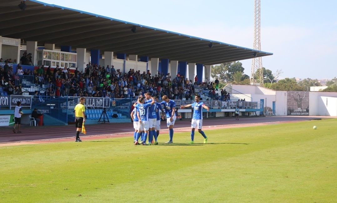 Partido do UD Melilla no seu estadio