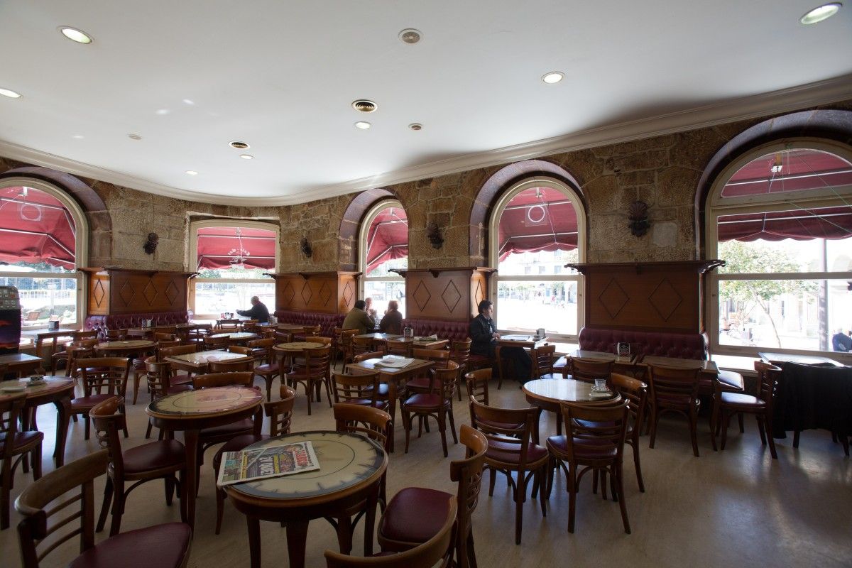 Interior de la Cafetería Carabela