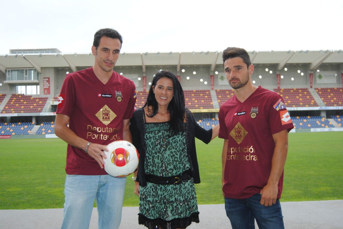 Capi y Jorge Rodríguez durante su presentación como jugadores del Pontevedra