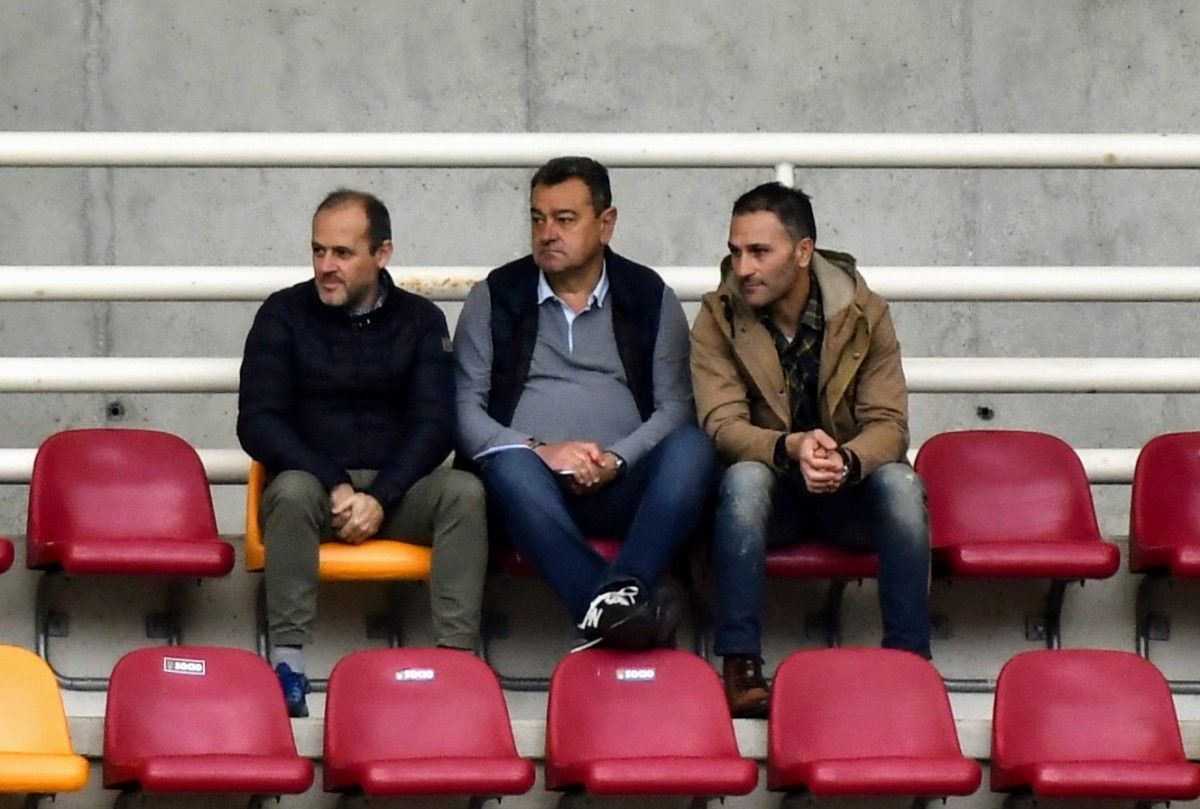 Carlos Pouso na bancada de Pasarón