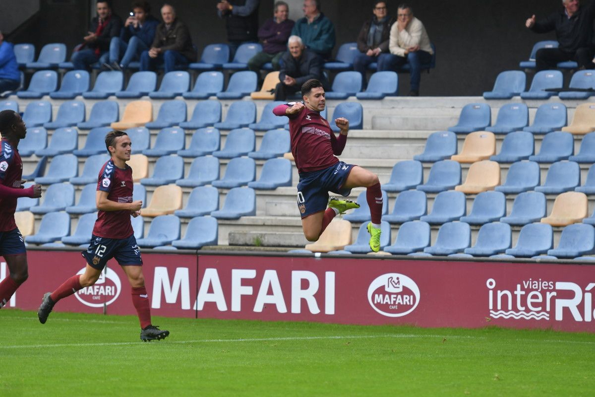 Partido de liga entre Pontevedra e Melilla en Pasarón