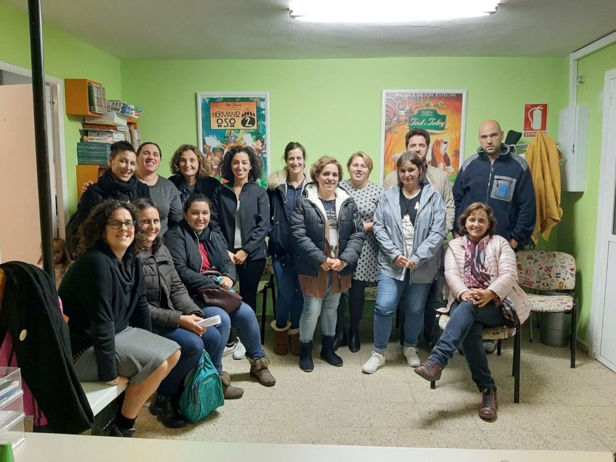 A concelleira de Benestar Social, Marián Sanmartín, reúnese coas Anpas de Marín para organizar o Mercado de MiniNadal