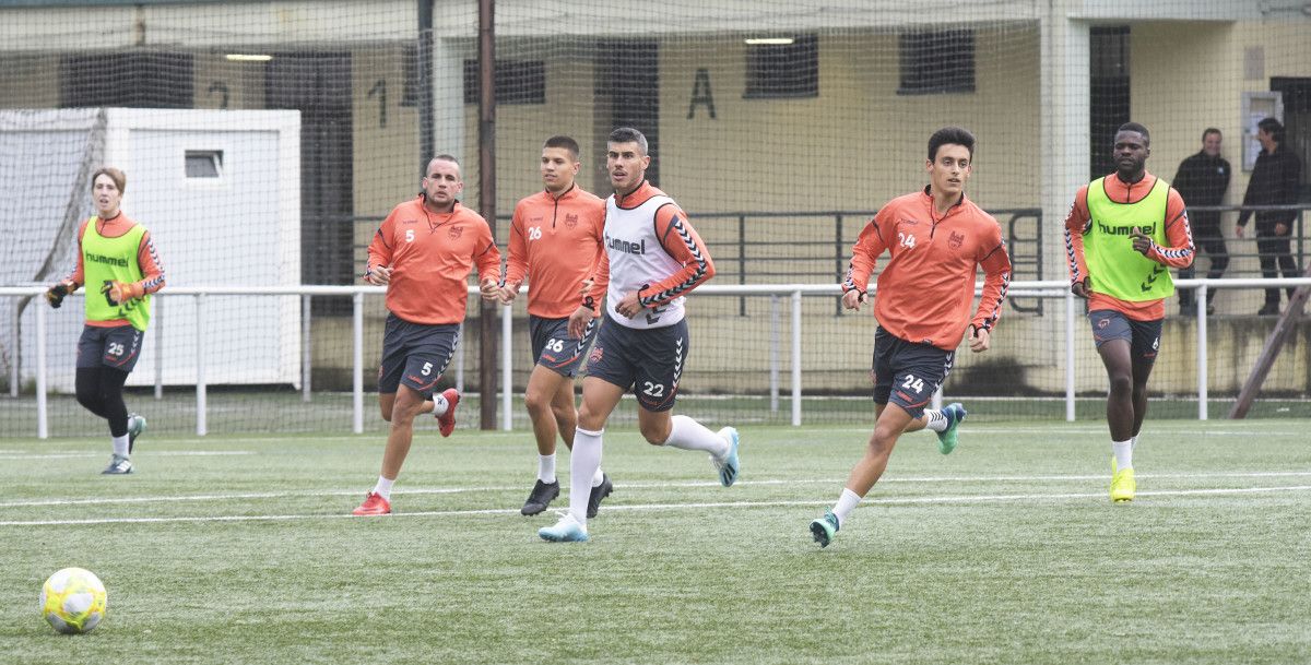 Primer entrenamiento del Pontevedra con Carlos Pouso
