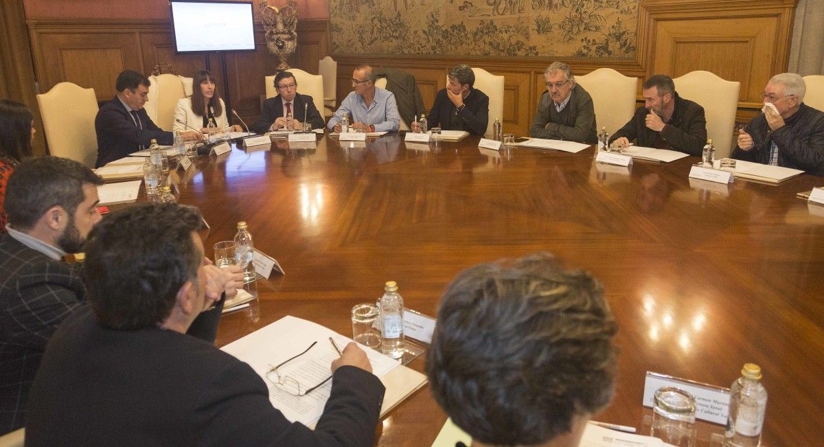 Reunión de la Mesa do Camiño en el pazo provincial