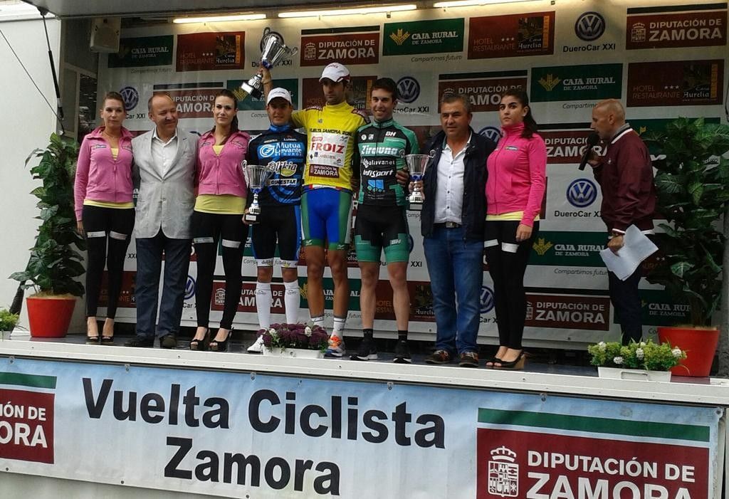 De Segovia no podio da Volta a Zamora xunto a Martín Lestido e Imanol Estévez