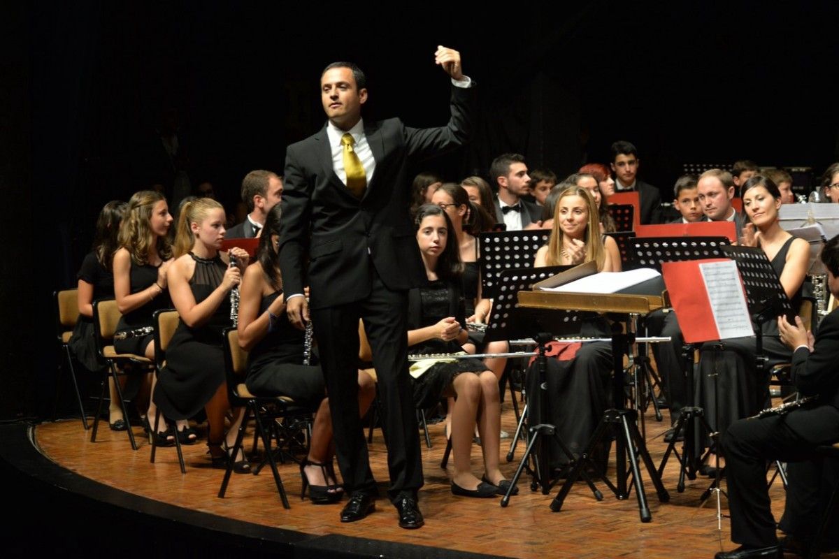 Concierto de la Banda de Música de Salcedo y de la Banda Unión Musical de Meaño en el Teatro Principal