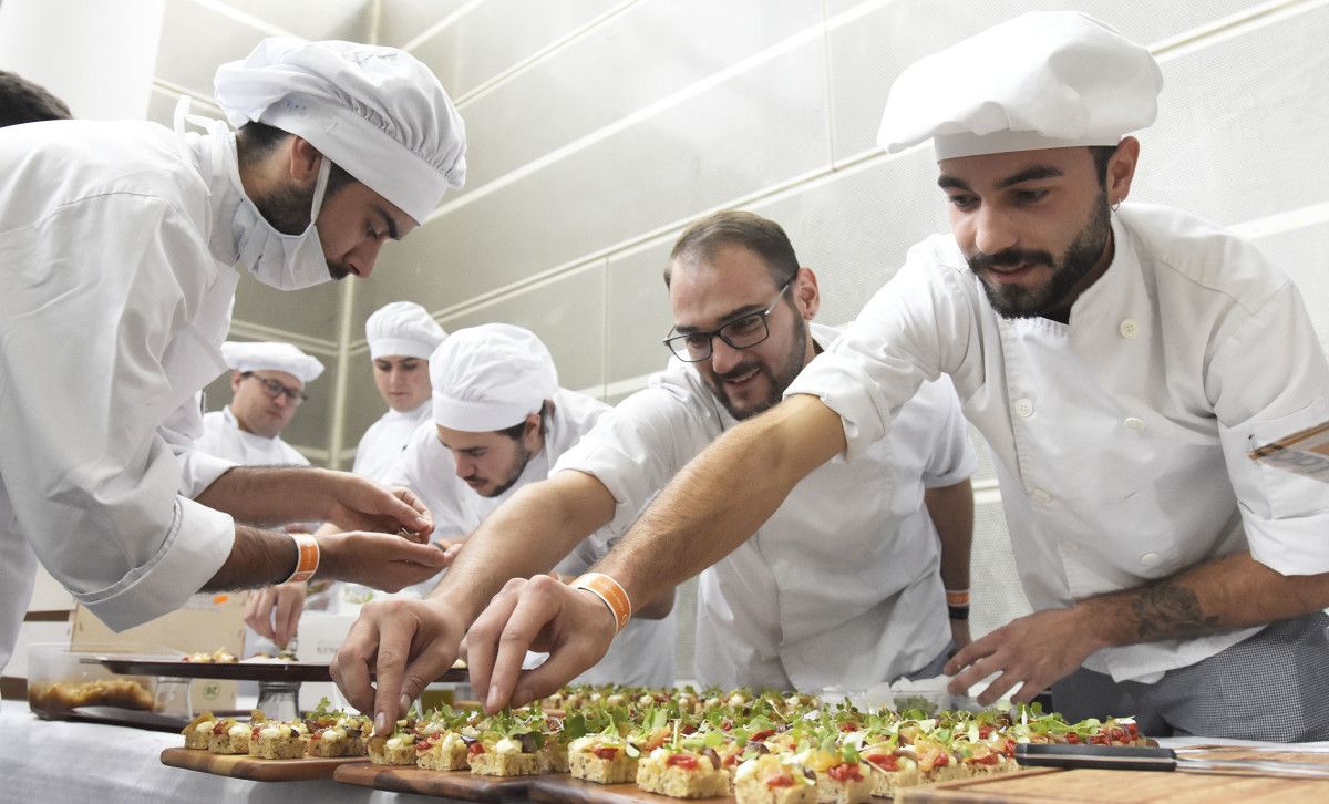 Showcooking de alumnos do Carlos Oroza en Etiqueta Negra