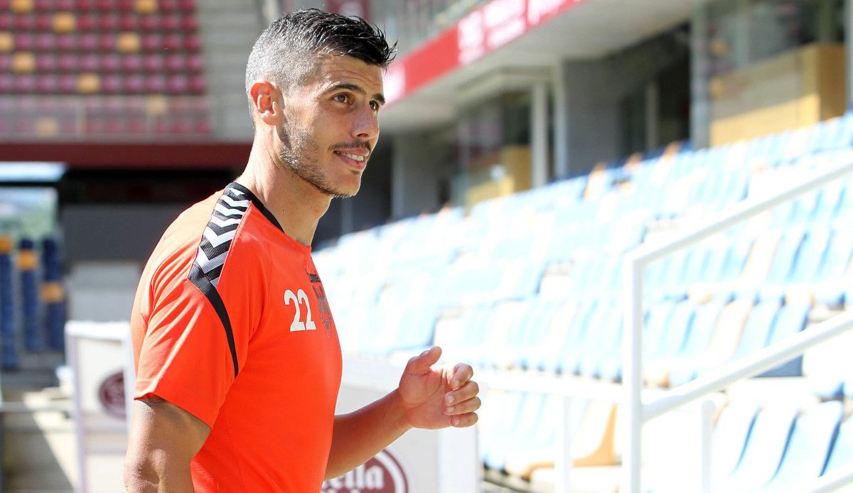Pol Bueso durante un entrenamiento del Pontevedra