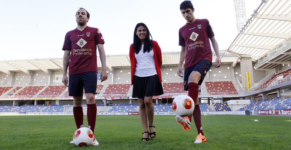 Jacobo Millán y Anxo, en su presentación como nuevos jugadores del Pontevedra