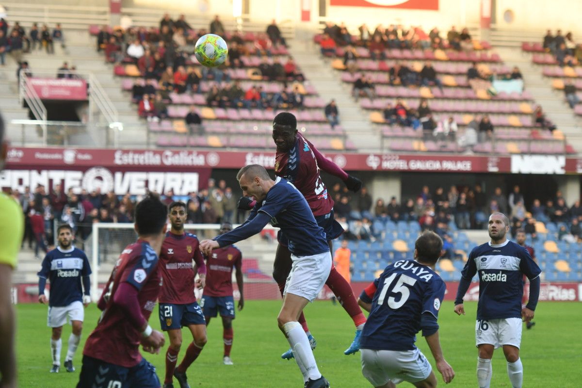 Partido de liga entre Pontevedra y Marino de Luanco en Pasarón