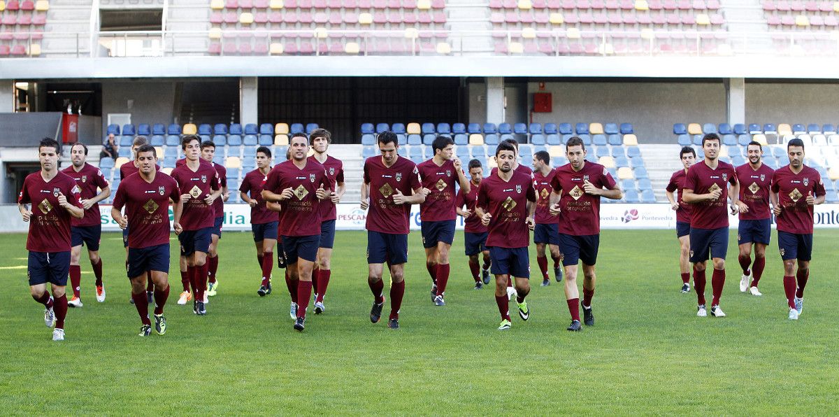 Primer entrenamiento del Pontevedra CF 2014-2015 en Pasarón