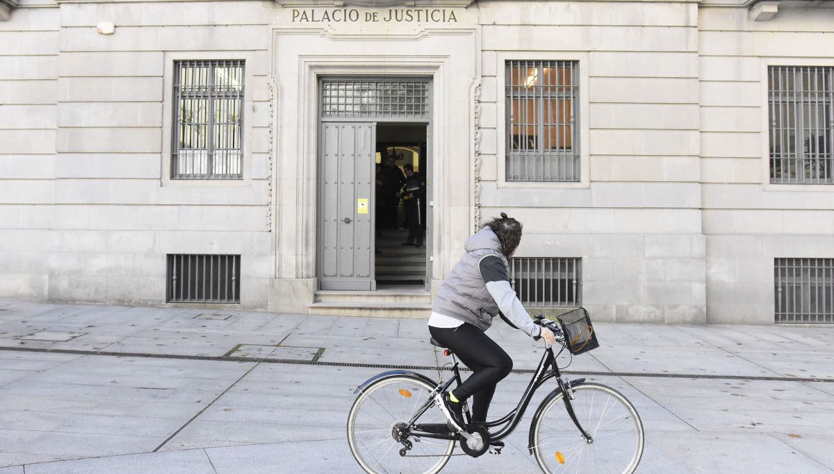 Fachada del edificio de la Audiencia Provincial de Pontevedra