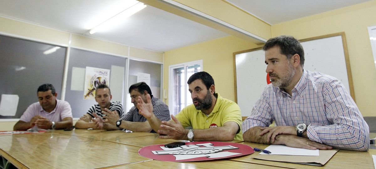 Reunión de ex trabajadores de Tafisa con Jacobo Moreira en la sede de UGT