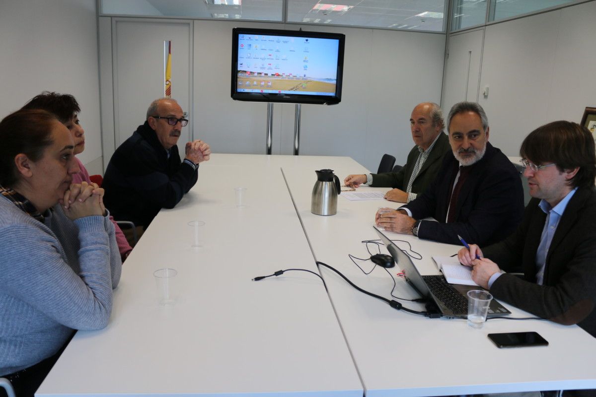 La Xunta analiza con los vecinos de Chancelas la instalación de un paso de cebra en la PO-308