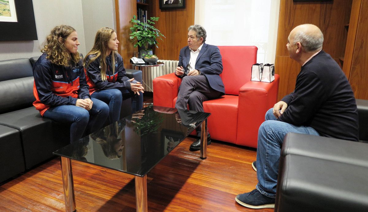 María Vilas e Bea Gómez no Concello de Pontevedra