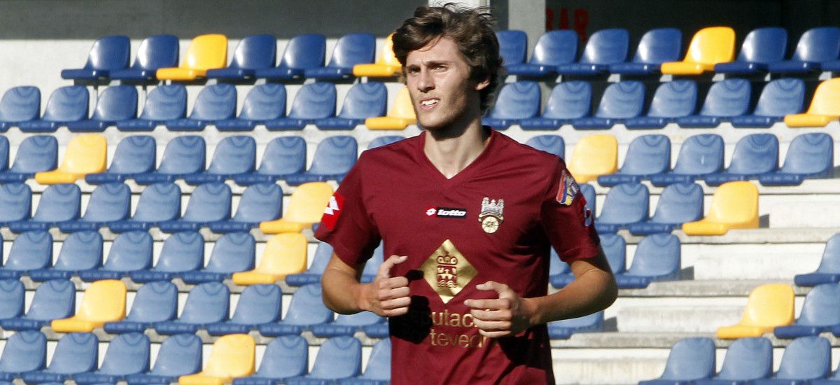 Bruno en el primer entrenamiento del Pontevedra CF 2014-2015 en Pasarón