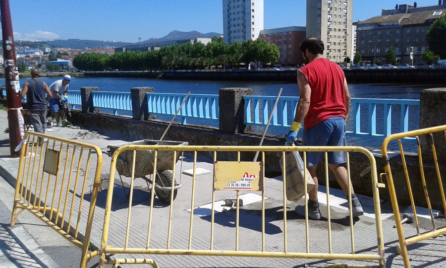Obras na rúa Rafael Areses