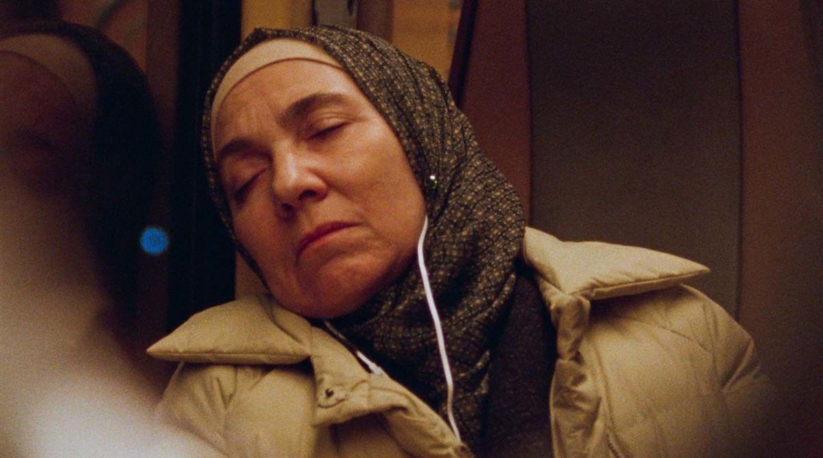 Fotograma de la película "Ghost Tropic" de Bas Davos