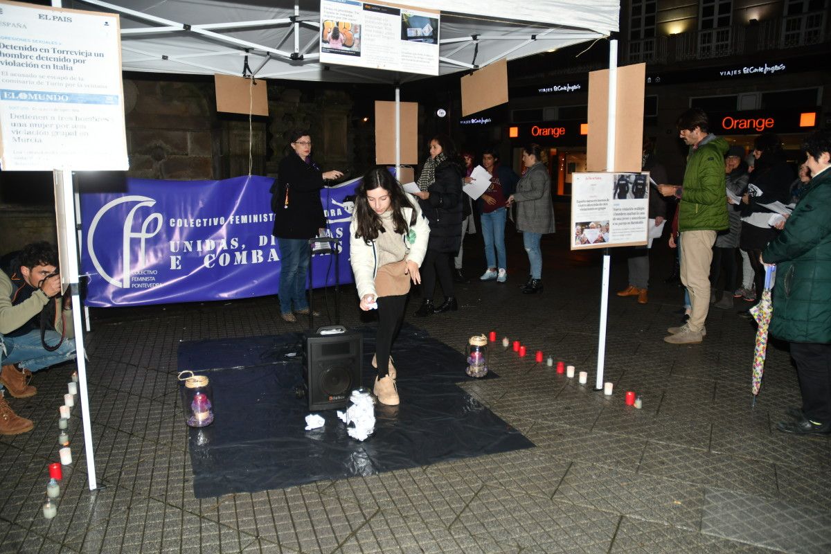 Acción del Colectivo Feminista en la Praza da Peregrina