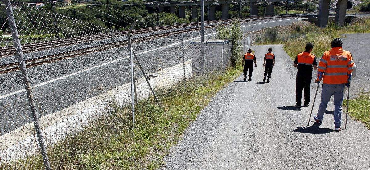 Voluntarios de Protección Civil regresan a Angrois un ano despois do accidente do Alvia Voluntarios de Protección Civil regresan a Angrois un ano despois do accidente do Alvia