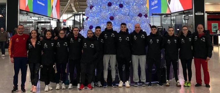 A Selección Española de Ximnasia Trampolín, en Barajas antes de partir cara ao Mundial de Xapón