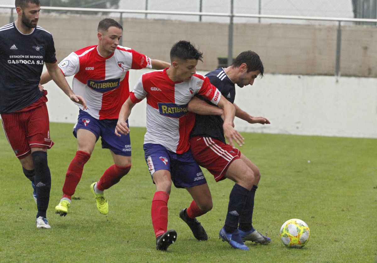 Partido entre o Arosa e o Alondras no Salvador Otero