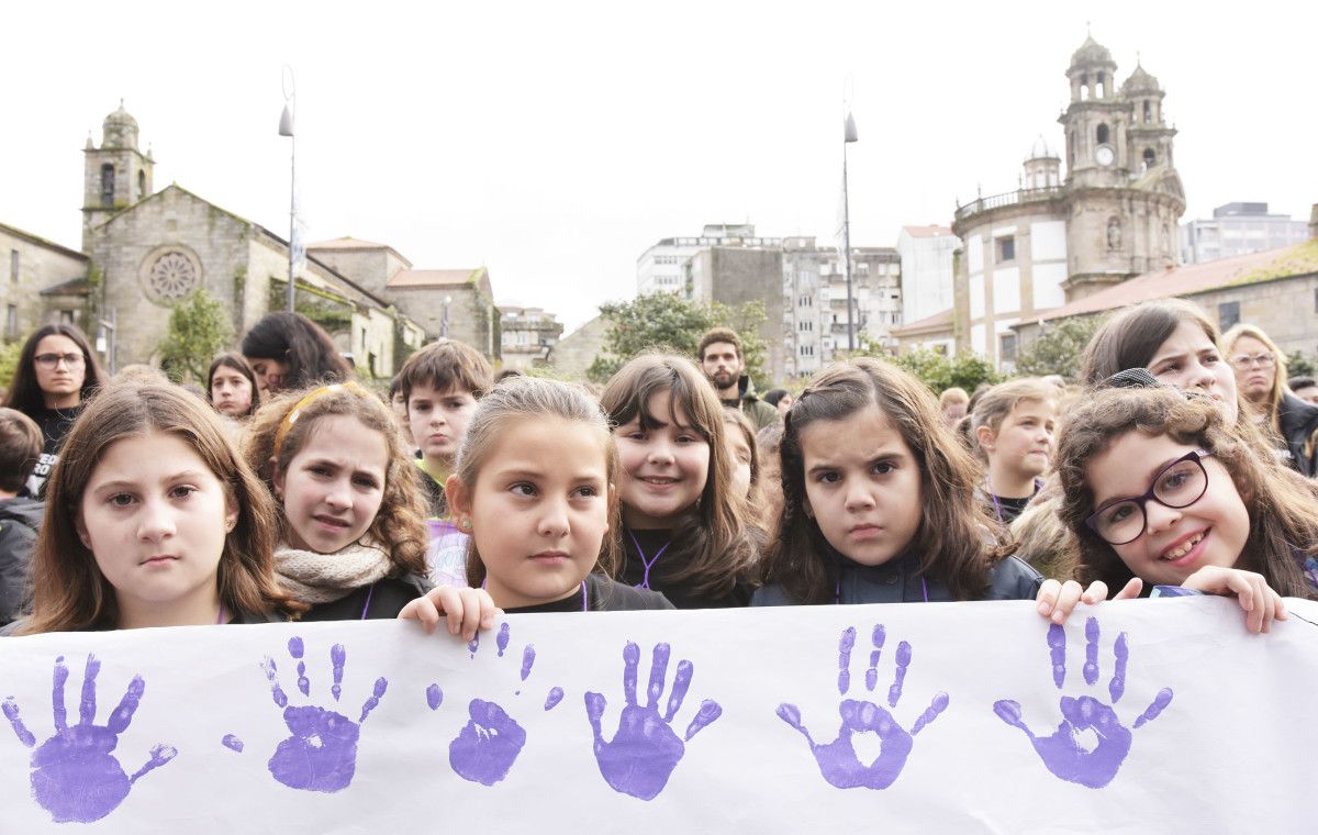 Acto con escolares en A Ferrería para conmemorar el 25N