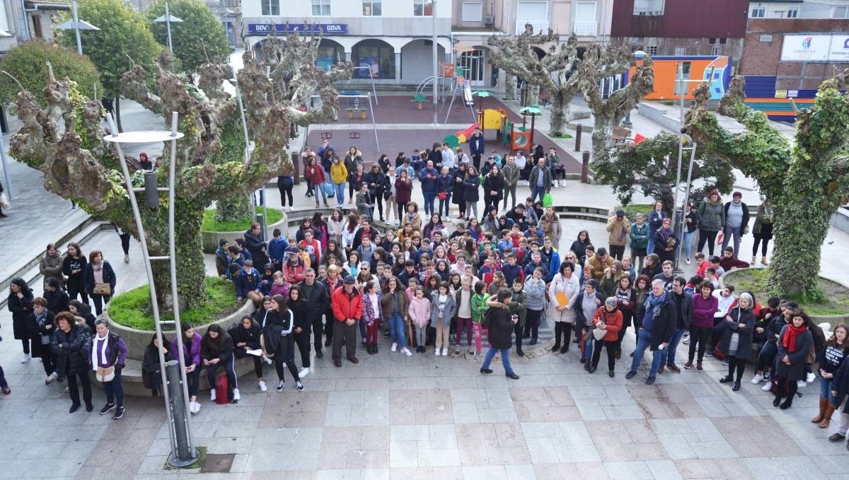 Concentración silenciosa en Bueu polo 25 de novembro