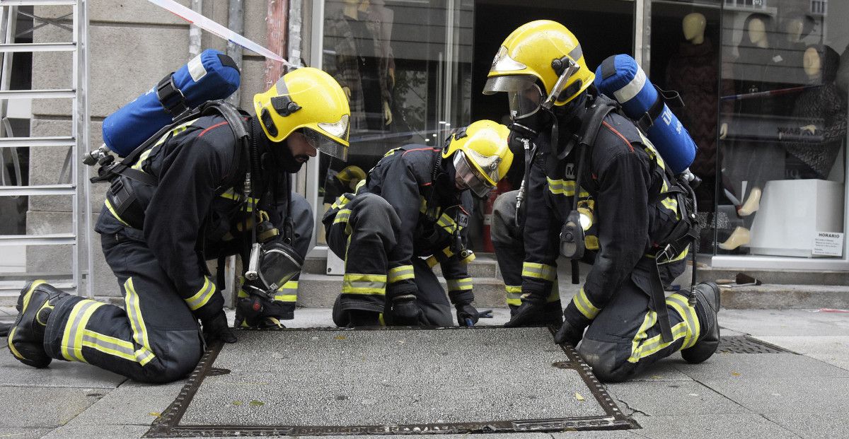 Intervención dos bombeiros