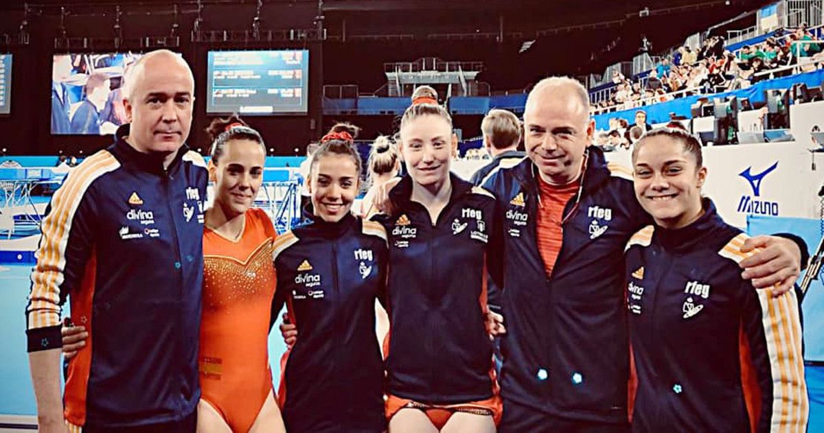 Melania Rodríguez (dereita) no Mundial de Trampolín en Xapón