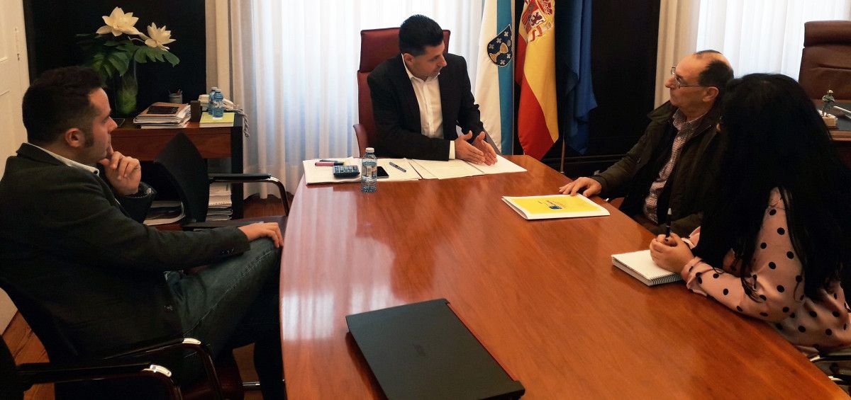 Reunión en el Concello de Ponte Caldelas con la adjudicataria del SAF, la empresa Idades