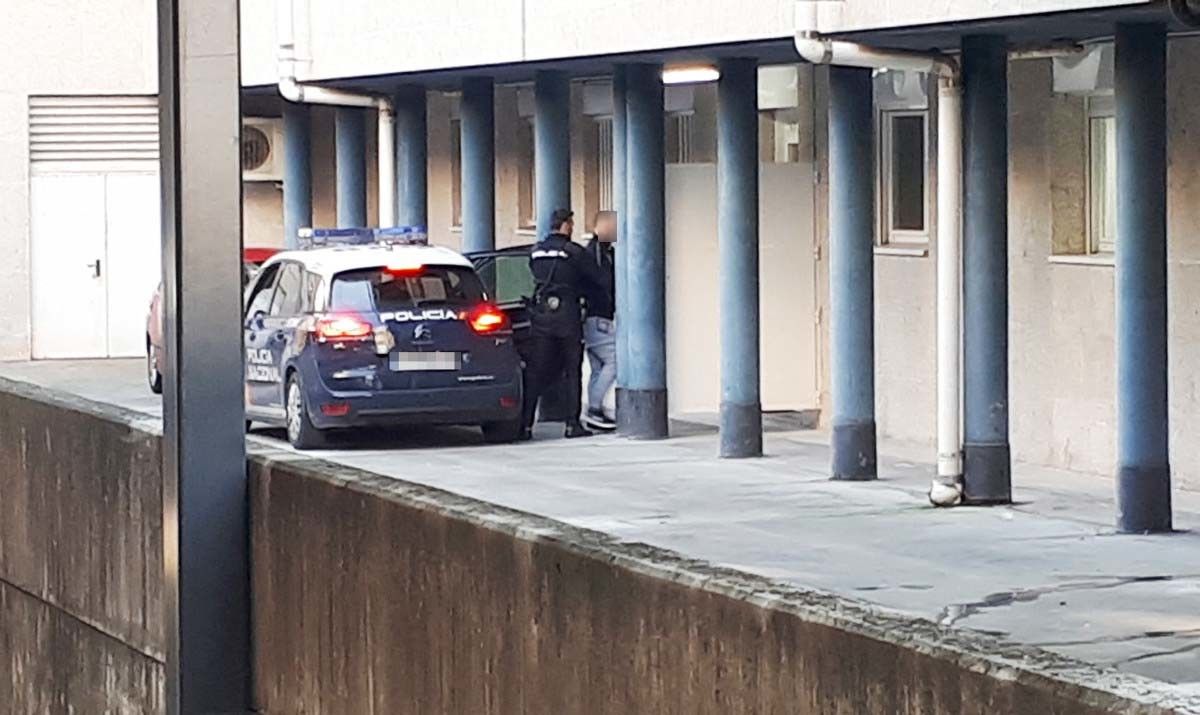 Paso a disposición judicial del hombre que acuchilló a su exmujer en Monte Porreiro
